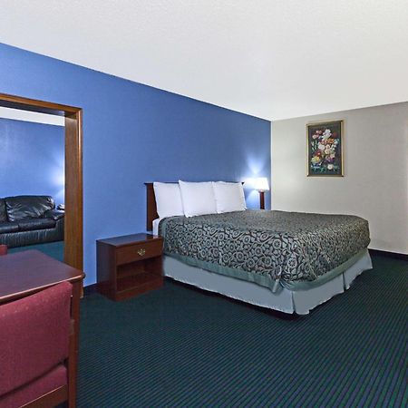 Days Inn By Wyndham Oklahoma City Fairground Экстерьер фото