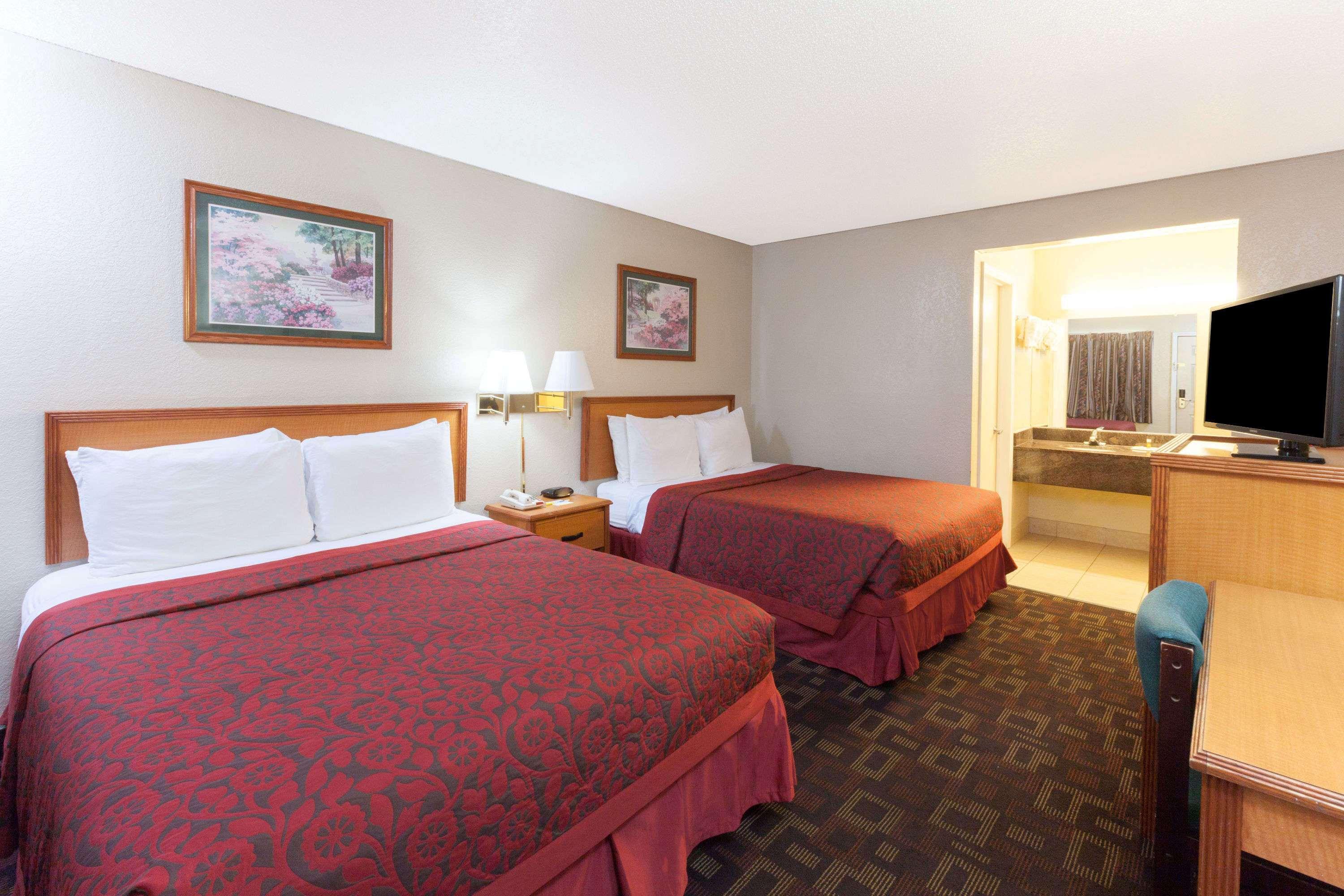 Days Inn By Wyndham Oklahoma City Fairground Экстерьер фото
